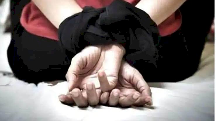 CG- 10वीं की छात्रा को अगवा कर दुष्कर्म: 3 माह से तलाश रहे थे..... थाने से 5 किमी दूर बंधक मिली.... नाबालिग को भगाकर बलात्कार करने वाले आरोपी को किया गया गिरफ्तार........