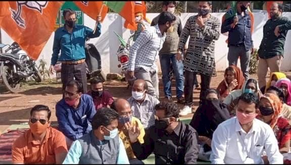 शिकायत के 7 दिन बाद भी नहीं हुई एफ आई आर, शिकायत के 7 दिनों में मात्र 12 लोगों का हुआ था बयान दर्ज, पहले विवेचना होगी विवेचना की कोई सीमा नहीं है