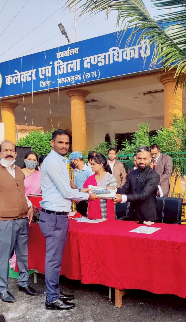 कोरोना काल मे उत्कृष्ट कार्य करने हेतु शिक्षक ऋषि प्रधान का सम्मान पढ़े पूरी खबर