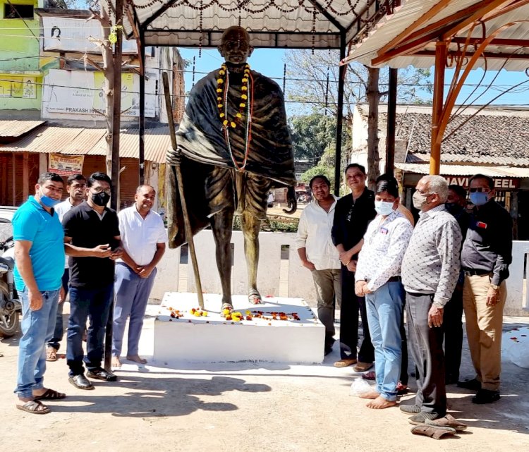 राष्ट्रपिता महात्मा गाँधी की 74 वीं पुण्यतिथि भाजपा द्वारा मनाई गई