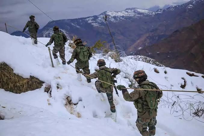 7 जवान शहीद ब्रेकिंग: गश्त में निकले थे जवान.... 48 घंटे से चल रहा था रेस्क्यू.... शव हुआ बरामद.... हिमस्खलन में फंसे सात जवान मृत मिले.... घटना स्थल से निकाले गए शव....