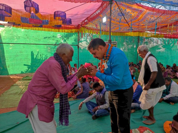 पिछड़ा वर्ग आयोग के सदस्य राज्य मंत्री दर्जा प्राप्त महेश चंद्रवंशी धार्मिक कार्यक्रमों में हुए शामिल व कांग्रेस कार्यकर्ताओं से किए मुलाकात ।