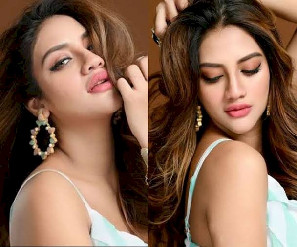 एक्ट्रेस ने फिर ढाया कहर VIDEO: सोशल मीडिया पर छाया सांसद का ग्लैमरस अवतार.... कैमरे के सामने कपड़े बदल दिखाया कातिलाना अंदाज.... बोल्ड अंदाज सोशल मीडिया में वायरल.... देखें VIDEO.......