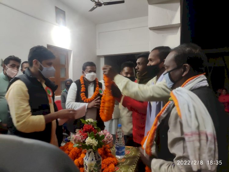 सरगुजा के नवनिर्वाचित जिला पंचायत उपाध्यक्ष के पंचायत के प्रथम आगमन पर किया गया भव्य स्वागत