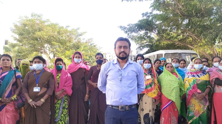 2 वर्षो से बिना वेतन काम करने मज़बूर महिला सफ़ाई कर्मचारियों को मिलने लगा वेतन