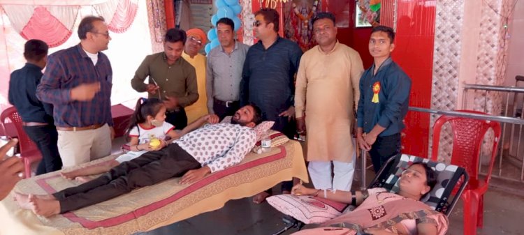 हनुमान मंदिर स्थापना दिवस के अवसर पर 25 भक्तों ने किया रक्तदान