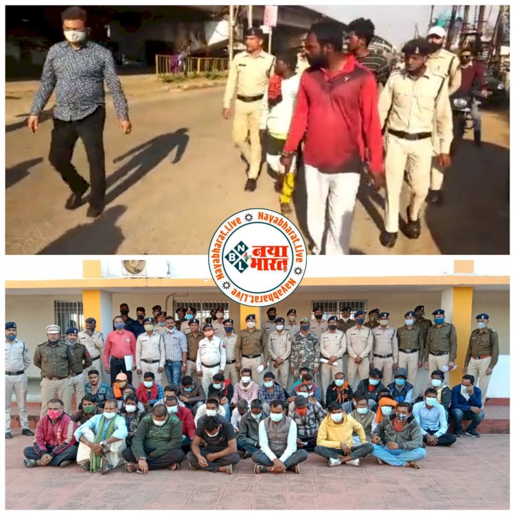 CG- पुलिसकर्मी से सरेराह मारपीट VIDEO: ट्रैफिक कॉन्स्टेबल को पीटा तो पुलिस ने निकाला जुलूस.... थाने से पैदल लेकर गई कोर्ट.... 160 फरार वारंटियों को भी पकड़ा गया.... 25 टीमें कर रहीं कार्रवाई.... देखें VIDEO......