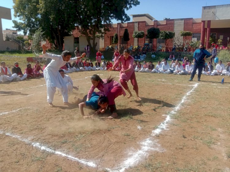 महिला आश्रम B.Ed महाविद्यालय में तीन दिवसीय खेलकूद प्रतियोगिता का आयोजन हुआ सम्पन्न