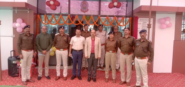 CG BEMETARA:बेमेतरा पुलिस कंट्रोल रूम एवं सायबर सेल बेमेतरा भवन का जीर्णोद्धार एवं आधुनिकीकरण का किया लोकार्पण दुर्ग IG के हाथों हुआ... 32 नग गुम मोबाईल (कीमती करीबन 4 लाख रूपये) बरामद कर मोबाइल स्वामियों को किया सुपुर्द