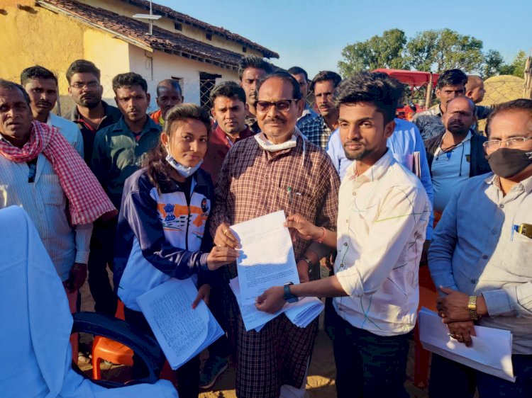 सेल्फ डिफेंस प्रशिक्षण कार्यक्रम हरियाणा के संस्था को दिए जाने का बलरामपुर एवं सूरजपुर जिला यूनिट के द्वारा किया गया विरोध... शिक्षा मंत्री को दिया ज्ञापन