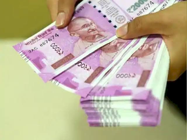 CG- IAS का वादा: कर्मचारियों को समय पर नहीं मिली सैलरी तो IAS बोले, 'परेशानी दूर नहीं हुई तो मैं भी नहीं लूंगा वेतन'.... जानिए कब मिल जाएगा समय पर वेतन.....