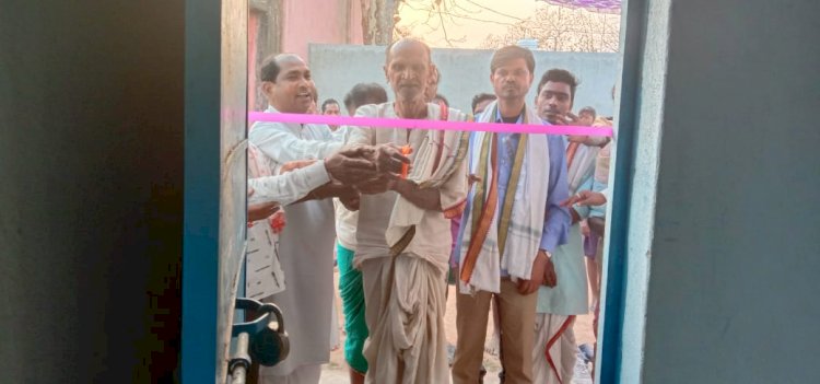 सरायपाली विकास खण्ड के वनांचल क्षेत्र ग्राम पंचायत घाटकच्छार में भारतीय डाक विभाग द्वारा नये शाखा डाकघर का डॉ बिरंची बेताल ने विधीवत पूजा अर्चना के उपरांत फिता काटकर किया शुभारंभ पढ़े पूरी खबर