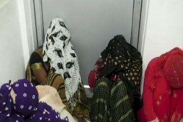 SEX RACKET का भंडाफोड़: सड़क किनारे ढाबे में चल रहा था देह व्यापार का धंधा.... घंटे के हिसाब से होती थी वसूली.... 8 युवक और 7 युवतियों को किया गिरफ्तार.... संदिग्ध हालात में पकड़े गए सभी....