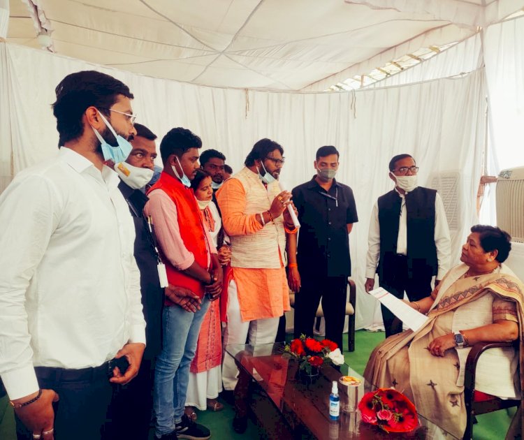 मुक्ति मोर्चा के मुख्य संयोजक व जनता कांग्रेस जे के जिला अध्यक्ष नवनीत चांद के नेतृव में बस्तर हितेषी 10 सूत्रीय मुद्दो पर महामहिम राज्य पाल को ज्ञापन सौप ,कार्यवाही की रखी मांग - भरत कश्यप