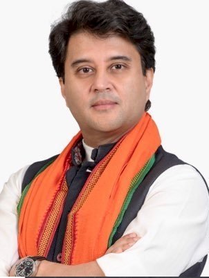 कांग्रेस मे रहे कद्दावर नेता ज्योतिरादित्य सिंधिया अब बीजेपी मे उड्डयन मंत्री है, कांग्रेस से ज्यादा बीजेपी मे कद बढ़ा महाराजा की।