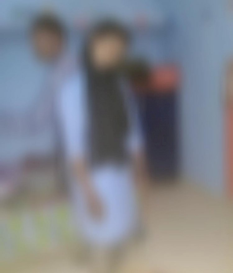 CG में 8 वीं की छात्रा की फंदे पर लटकी मिली लाश.....चल रहा था एग्जाम,फैली सनसनी... सिहावा पुलिस ने शव को कब्जे में लेकर मामले की कर रही है जांच..!