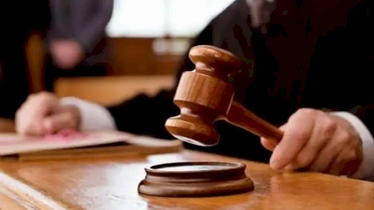 मुंगेर यूपी : में 13 साल पहले आर्म्स एक्ट में आरोपी बनाए गए 4 शख्स बेगुनाह साबित हुए हैं.कोर्ट ने कहा हर्जाने की वसूली पुलिसकर्मियों से की जाएगी.