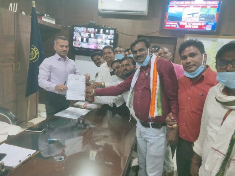 CGBEMETARA:साजा सरपंच संघ अध्यक्ष जलेश्वर सिंह राजपूत के नेतृत्व में...विभिन्न समस्या को लेकर बेमेतरा कलेक्टर से सौजन्य मुलाकात किये