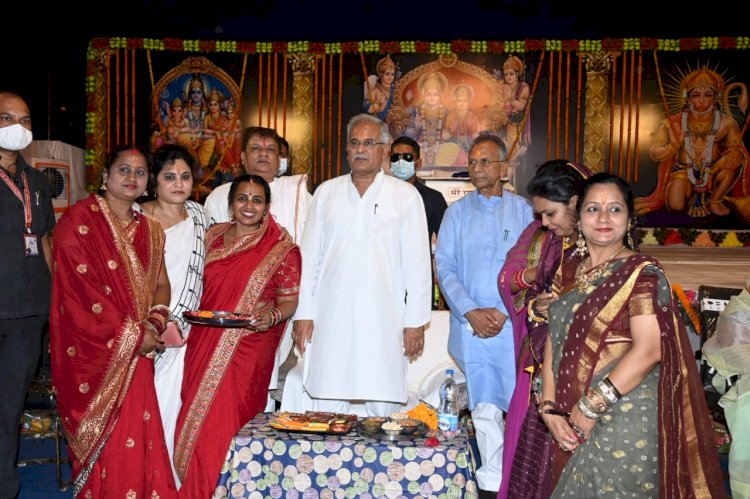 शहर जिला साहू समाज रायपुर के भूमि पूजन, वृक्षारोपण एवं राम कथा कार्यक्रम में प्रदेश के मुख्यमंत्री श्री भूपेश बघेल जी , गृह मंत्री श्री ताम्रध्वज साहू जी ,सांसद श्री सुनील सोनी जी एवं अन्य अतिथि गण शामिल हुए