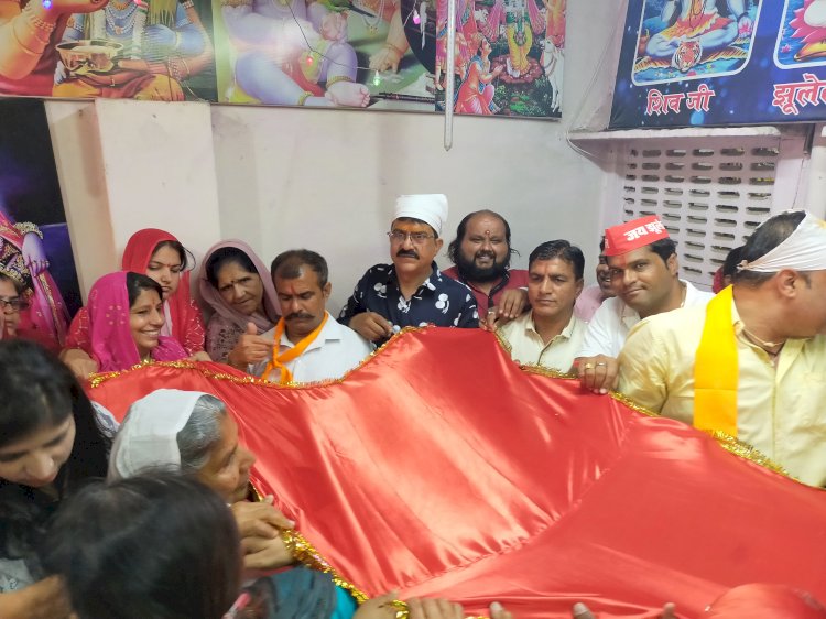 शास्त्रीनगर झूलेलाल मंदिर में चढ़ा ध्वज, खेली छेज