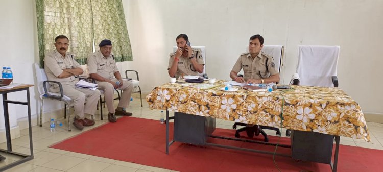 पुलिस अधीक्षक कोरबा ने लिया समीक्षा मीटिंग