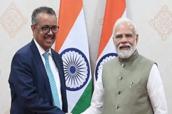 आयुष ग्लोबल समिट: मे WHO के महानिदेशक भावुक हो गए और अब मेरा हिन्दूस्तानी नाम रख दो फिर पीएम मोदी ने मजाकिये तौर में कहा आपके नाम तुलसी भाई.
