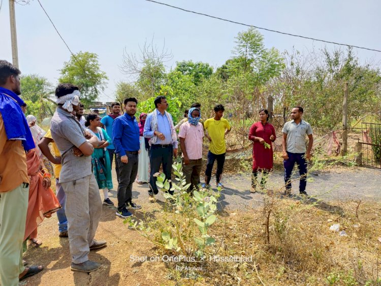 CG बुलडोजर चला : सरकारी जमीन पर अवैध रूप से कब्ज़ा किये जाने के खिलाफ किसान ने की शिकायत…फिर जो हुआ…तहसीलदार उपस्थिति में चला बुलडोजर…जानिए पूरा मामला…