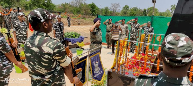 बुरकापाल नक्सली हमले में शहीद जवानों को श्रद्धांजलि अर्पित की गई.