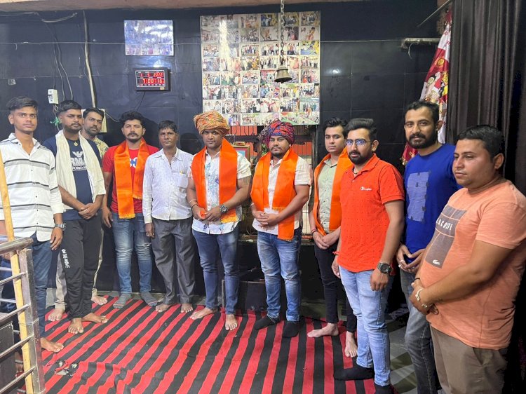 किशन जाट व विक्की ब्यावट का माला व साफा पहनाकर किया अभिनंदन