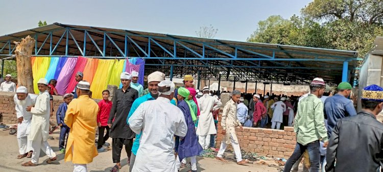 लखनपुर में मुस्लिम समाज द्वारा धूमधाम व हर्षोल्लास के साथ मनाया गया ईद का पर्व।