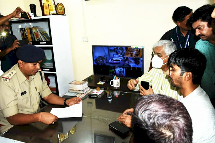 स्वस्थ्य मंत्री टीएस सिंहदेव पहुंचे थाना कोतवाली कराई शिकायत दर्ज
