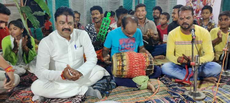 श्री नारायण सेवा समिति द्वारा लक्ष्मी नारायण मंदिर पनारापारा जगदलपुर में आयोजितअखंड महामंत्र कीर्तन यज्ञ कार्यक्रम में शामिल हुए संसदीय सचिव एवं विधायक जगदलपुर रेखचंद जैन