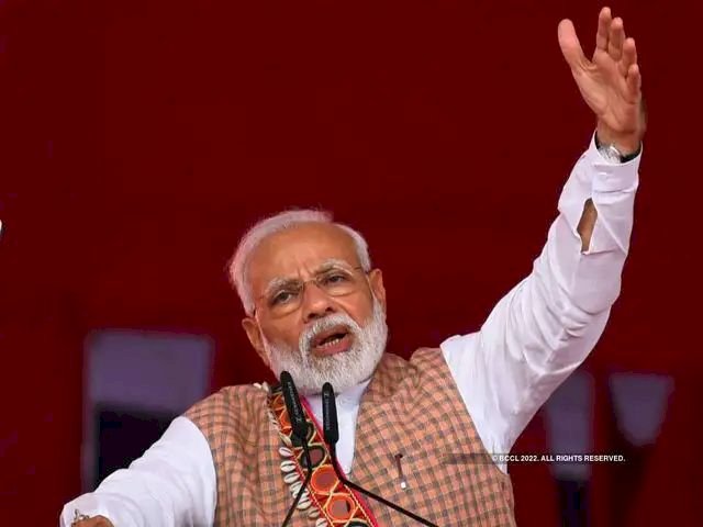 रोजगार भी एक बड़ी समस्या है, इस टेंशन से दूर करने के लिए मोदी सरकार आपके शहर में पेश कर सकती है MNREGA जैसी स्कीम.
