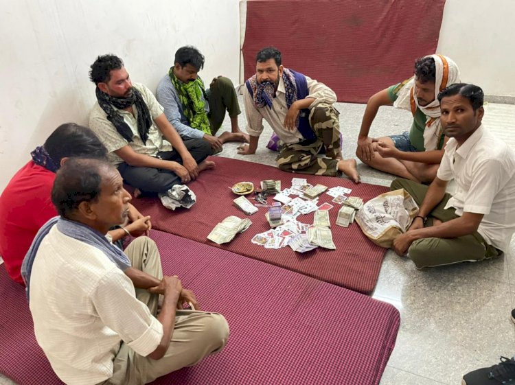 बांकी मोंगरा पुलिस द्वारा आज दिनांक को 02 स्थानों से कुल..................... 11 जुआरियों से 101500 रुपए नगदी....................... 10 नग मोबाइल एवं 6 मोटरसाइकिल जप्त कर जुआ एक्ट के तहत कार्यवाही की गई है.................................