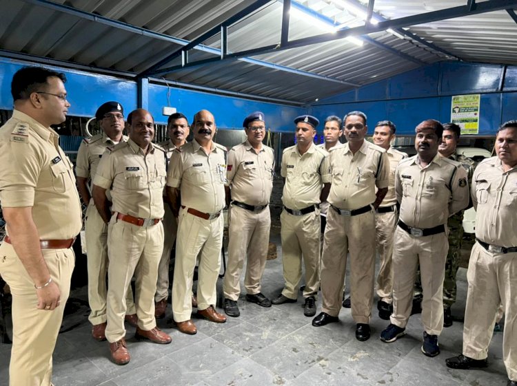 नगर पुलिस अधीक्षक के नेतृत्व में किया गया कांबिंग गस्त................... 50 से अधिक निगरानी और गुंडा बदमाशो की चेकिंग की गयी...................