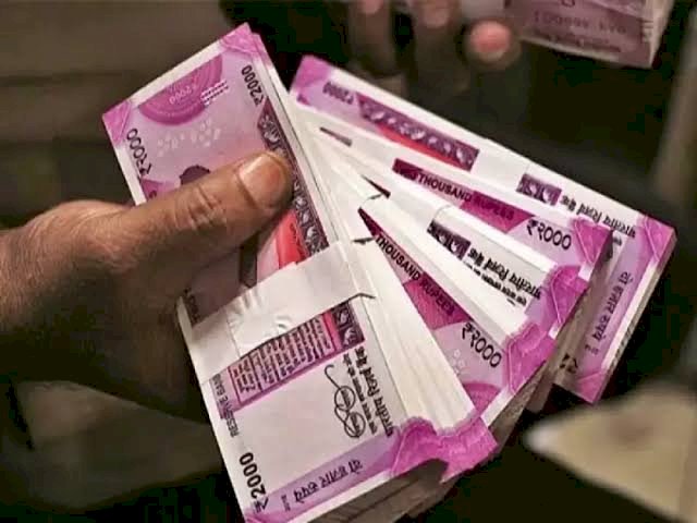 Employees Pension News : हाई कोर्ट का बड़ा फैसला, कर्मचारियों-पेंशनर्स को मिलेगा लाभ, 6 महीने के भीतर एरियर्स और बकाए पेंशन भुगतान के निर्देश…