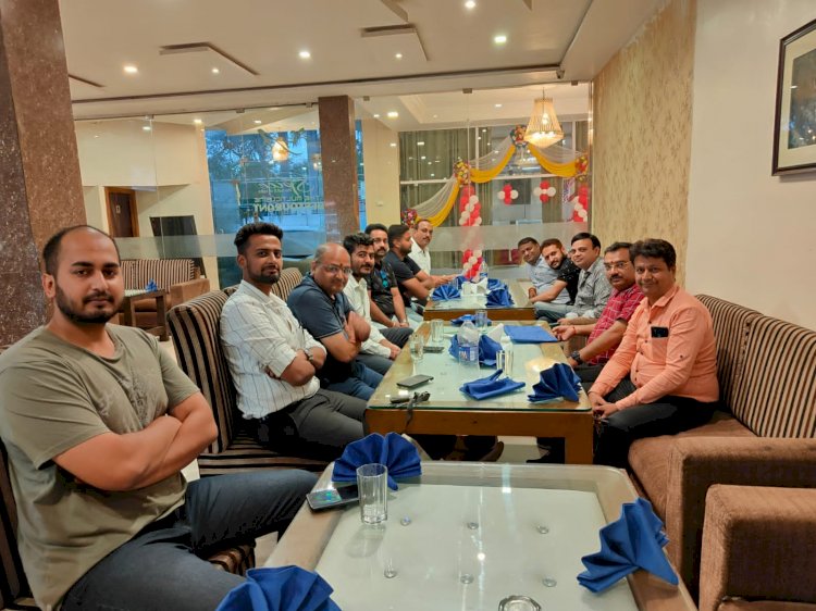छत्तीसगढ चैम्बर आफ कामर्स एन्ड इन्डस्ट्रीज, सरगुजा इकाई के पदाधिकारियों की महत्वपूर्ण बैठक आहुत की गई।