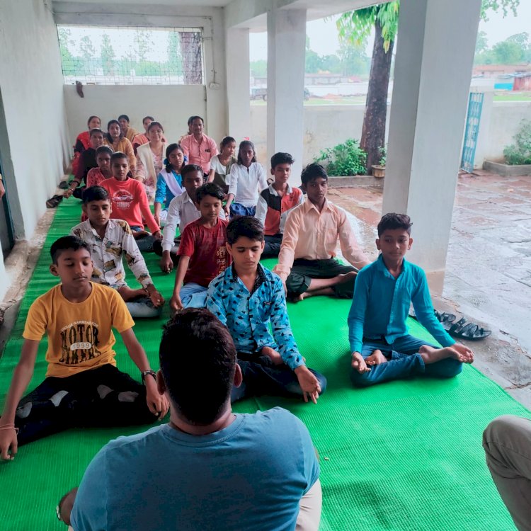 खोडरी स्थित उच्चतर माध्यमिक विद्यालय में सभी शिक्षकों कि उपस्थिति में बड़े हर्षो उल्लास के साथ मनाया गया अंतर्राष्ट्रीय योग दिवस पढ़े पूरी खबर