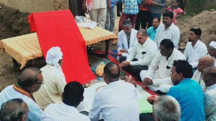 पिछड़ा वर्ग आयोग सदस्य महेश चन्द्रवँशी ने किया पुसेरा पंचायत में भूमि पूजन।