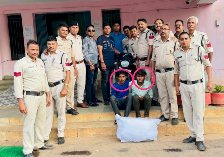 CG:अवैध गांजा की तस्करी करते मध्यप्रदेश के दो तस्कर 11 किलो गांजा के साथ गिरफ्तार..1,10,000/- रूपये, पल्सर मोटर सायकल क्रमांक MP 17 NB 9715 कीमती करीबन 1,00,000/- रूपये एवं एक कीपैड मोबाईल कीमती करीबन 1,000/- रूपये, कुल जुमला रकम 2,11,000/- रूपये को नारकोटिक एक्ट के तहत जप्त कर कार्यवाही किया गया..बेमेतरा सिटी कोतवाली पुलिस की कार्यवाही