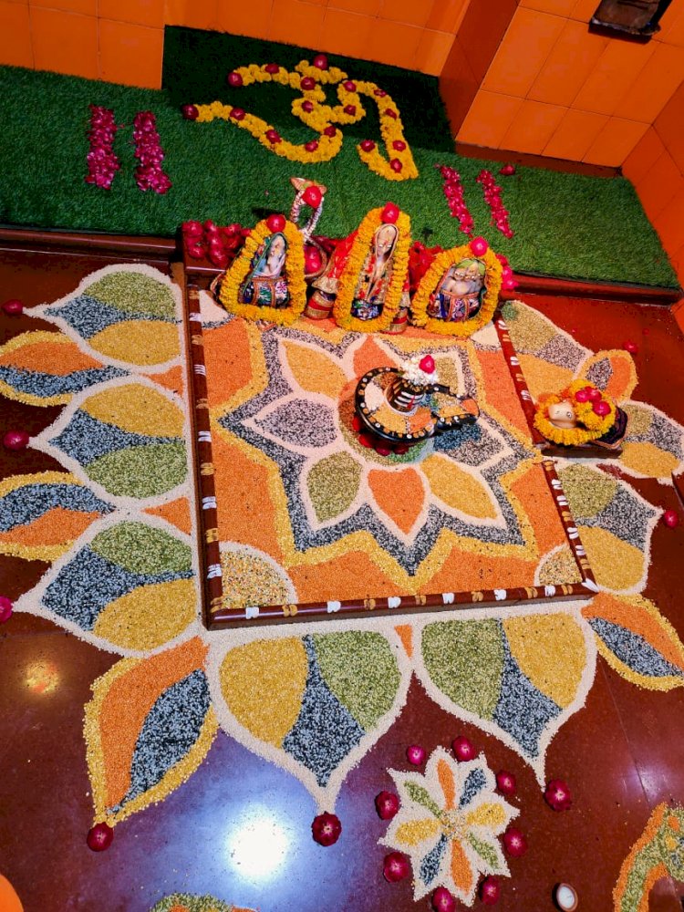 विभिन्न दालों से महादेव का किया श्रृंगार