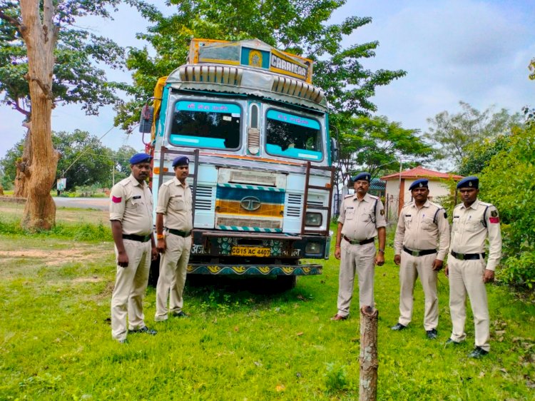 अवैध कोयला के कारोबार पर सूरजपुर पुलिस की लगातार बड़ी कार्यवाही जारी..31 लाख 90 हजार रूपये कीमत के 28 टन 555 किलो कोयला एवं 1 ट्रक जप्त