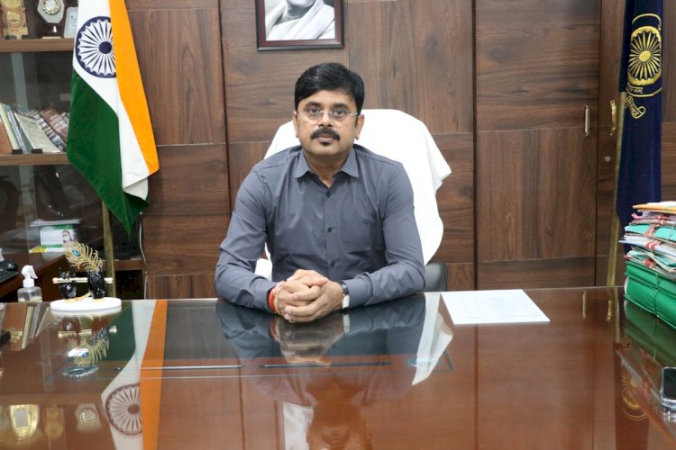 CG:आजादी का अमृत महोत्सव अंतर्गत 11 से 17 अगस्त 2022 तक होगा हर घर झण्डा कार्यक्रम का आयोजन..हर घर में लहराएगा तिरंगा..कलेक्टर जितेंद्र शुक्ला ने राष्ट्र ध्वज लगाने की अपील