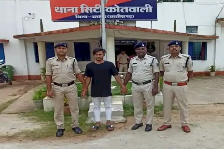 अश्लील वीडियो बनाकर ब्लैकमेलिंग सोशल मिडिया की दोस्ती पड़ी महंगी, आये पुलिस के हत्थे.
