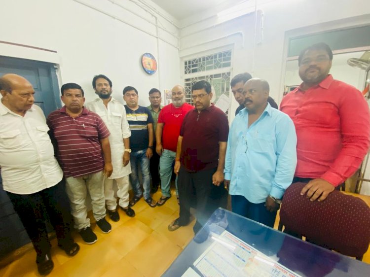CG- होटल में हाईप्रोफाइल जुआ: धड्डले से 52 परियों से इश्क लड़ा रहे थे दीवाने… पुलिस का छापा... 10 रईसजादों को रंगेहाथों पकड़ा… लाखों कैश भी जप्त....