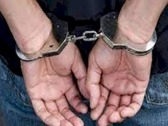 डिप्टी सुपरिंटेंडेंट अरेस्ट: सेंट्रल जेल में ड्रग्स सप्लाई करते पकड़ा गया डिप्टी सुपरिंटेंडेंट... एएसआई भी गिरफ्तार... सेंट्रल जेल में हड़कंप.....