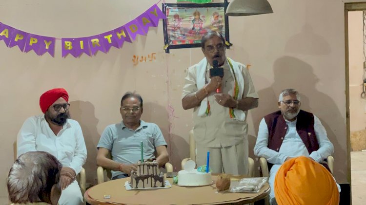दुर्ग शहर जिला कांग्रेस कमेटी उपाध्यक्ष फतेह सिंह भाटिया के जन्मदिन के अवसर पर बधाईयो का लगा रहा ताता..