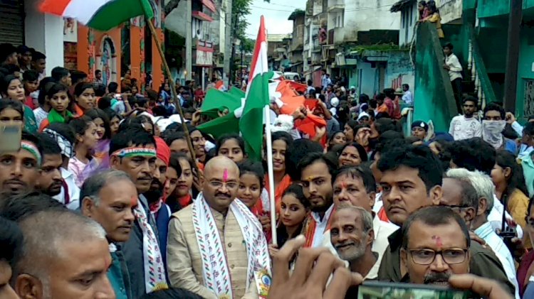 बेजुबान सेवा समिति द्वारा आयोजित तिरंगा यात्रा में राजनांदगांव सांसद संतोष पांडेय हुए शामिल…देखे विडियो…