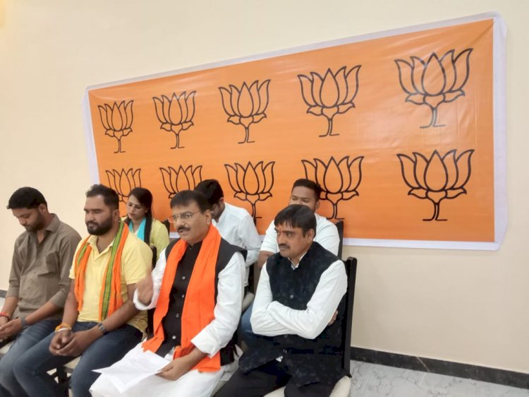 CG:मुख्यमंत्री निवास का करेंगे 24 अगस्त को घेराव:राजेंद्र शर्मा भारतीय जनता पार्टी के प्रदेश कार्यकारिणी सदस्य एवं मुख्यमंत्री निवास घेराव, कार्यक्रम के बेमेतरा विधानसभा प्रभारी..पत्रकार वर्ता लेकर दिये जानकारी