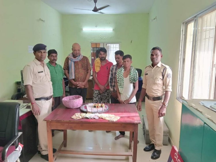 थाना बसना पुलिस की कार्यवाही, खडखडिया नामक जुआ खेलते 05 आरोपी गिरप्तार